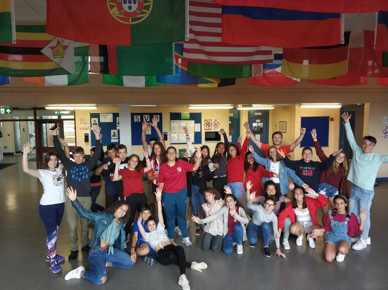 Actividad del programa en Irlanda Estudiantes de Impulse English en una actividad del programa de inmersión en Irlanda